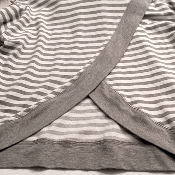 Cris Cross Open Back Performance Stripped Hoodie by Vimmia - Picture 11 of 12